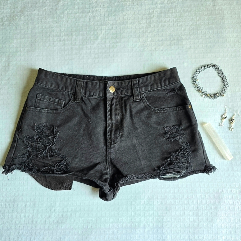 black distressed high waisted denim shorts // alt soft grunge y2k